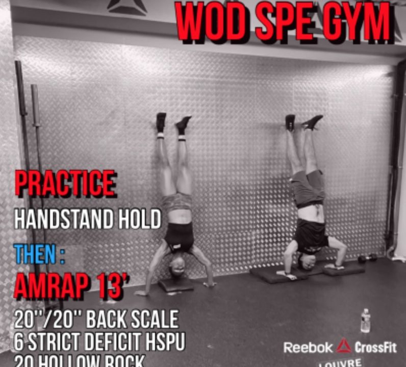 WOD handstand CrossFit